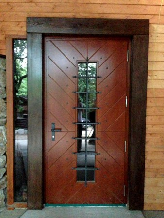 Výroba a montáž masívne vchodové dvere na mieru